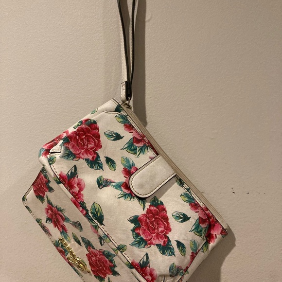 Floral Guess wristlet - Picture 3 of 3